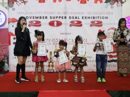 Ratna Koin Gelar Audisi Mencari Penyanyi Cilik