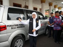 Bank Jatim Serahkan Bantuan Kendaraan untuk Persatuan Perangkat Desa Indonesia (PPDI) Jatim