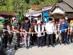 Jembatan Bailey Menuju Desa Wisata Durian Sawahan Trenggalek Diresmikan Gubernur