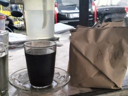 Hubungan Saling Untung Antara Sarju Dan Mbok Darmi