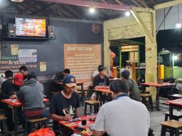 Berusaha Menikmati Proses Menulis