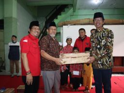 Indahnya Ramadan, Kader PDIP Surabaya Buka Puasa Bersama Anak-Anak Yatim Piatu