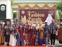 Mengenal Busana Khas Lamongan Melalui Ramadan Festival Parade