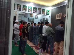 Semua Senang Bicara Politik