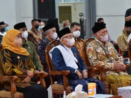 Gubernur Khofifah: Wakaf Penguat Sinergitas Turunkan Kemiskinan dan Persempit Ketimpangan Sosial