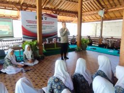 Pembinaan dan Penyuluhan Cegah Kenakalan Remaja Di SMA Plus Al-Fatimah Bojonegoro