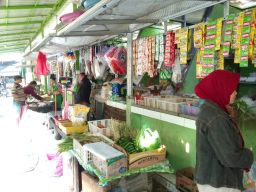 Jelang Bulan Ramadhan, Pedagang Pasar Porong Lesu