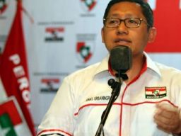 Dua Persepsi Realitas Anas??