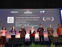 Bupati Raih Penghargaan TOP Pembina BUMD, BPR Bank Daerah Bojonegoro Raih Predikat Bintang Lima