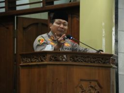 Jumat Curhat di Masjid Al Falah, Kapolda Jatim Sampaikan Perkembangan Kamtibmas di Jawa Timur