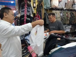 Omzet Pedagang Baju Pasar Kapasan Naik Drastis, Anas Karno: Bukti Perekonomian Surabaya Tumbuh
