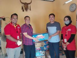 Alfamart Menyerahkan Bingkisan Lebaran Melalui Pemkab Ngawi