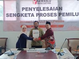 Bawaslu Jatim Mediasi Sengketa Pemilu Antara 2 Bacalon DPD dengan KPU Jatim