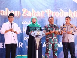 Khofifah : Pelaku Usaha Ultra Mikro Harus Dilindungi Dari Jeratan Rentenir