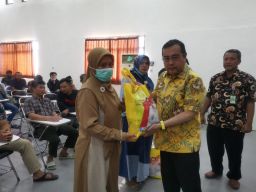 M Yahya Zaini Bagikan 1000 Sembako Untuk Masyarakat