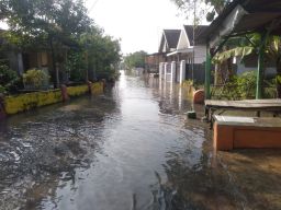 Warga Desa Cangkring Kecamatan Krembung Sidoarjo Berlebaran Dengan Banjir
