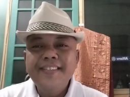 Kata-Kata Adalah Candu