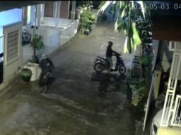 Motor Warga Driyorejo Gresik Digondol Maling, Pelaku Tertangkap CCTV