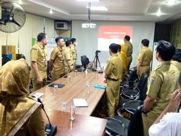 Pegawai Pemkot Surabaya Diwajibkan Menyanyikan Lagu Indonesia Raya Sebelum Bekerja