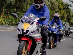 Hadir dengan Karakter Racy, Keunggulan Yamaha All New R15 Connected Bikin Merinding