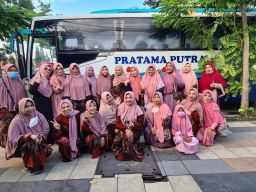 Semarak HJKS ke 730, Golkar Surabaya Gelar Bakti Sosial, Berangkatkan Jamaah Pengajian Ziarah Wali 5