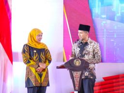 Survei Indopol: Publik Puas Dengan Kinerja Khofifah-Emil Dardak