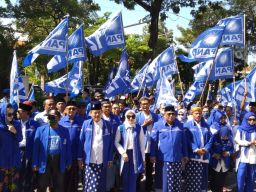 Serahkan Berkas Pendaftaran Bacaleg ke KPU, PAN Surabaya Targetkan 7 Kursi