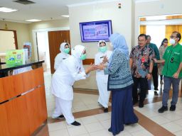 Gubernur Khofifah Optimis Keperawatan Masa Depan Mampu Jawab Tantangan Kesehatan Global