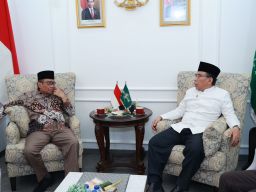 Bertemu Ketum PBNU, Mahfud MD Sebut Politik Inspiratif di Pemilu 2024