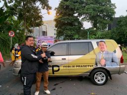 Warga Lakarsantri Gelar Senam Aerobik dan Peluncuran Mobil Bantuan Sosial Sedoloer Ferlix Prasetya