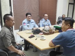 Kapala Kantor Imigrasi Tanjung Perak Silaturahmi ke PWI Jatim, Ini Pesan Cak Item