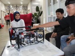Empat Robot Fakultas Teknik Universitas Jember Melaju ke Ajang Kontes Robot Indonesia 2023