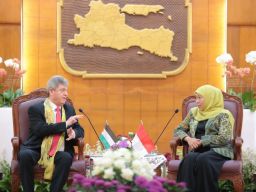 Gubernur Khofifah Tawarkan Peluang Beasiswa Pendidikan Tinggi di Jatim Untuk Mahasiswa Palestina
