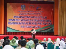 Wagub Emil Dorong Siswa SMA/SMK se-Jatim Buka Wawasan dan Berfikir Intelektual