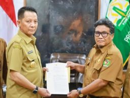 Wahyudi Adisiswanto Terima SK Perpanjangan Pj Bupati Pidie