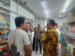 Pastikan Perda Trantibum, DPRD Surabaya Sidak Alfamart dan Indomart Embong Malang