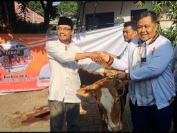 Bagikan 8800 Paket Kurban, PKS Kota Surabaya: Ini Komitmen Kami Bahagiakan Rakyat