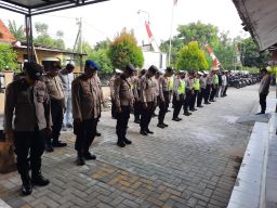 Jaga Kamtibmas Kampung, 110 Personel Polres Pameksan Jadi Polisi RW