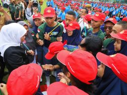 Gubernur Khofifah Ajak Siswa Kuatkan Karakter Sebagai Pelajar Pancasila