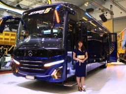 Totalitas DCVI Mendukung Pertumbuhan Sektor Industri Karoseri Bus Indonesia