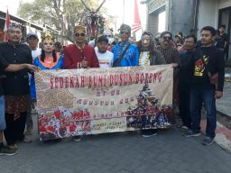 Ratusan Warga Dusun Boteng Gresik Meriahkan Sedekah Bumi dan Karnaval 2023