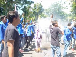 Usung 4 Tuntutan, PMII Perjuangan Unitomo Desak Kepala Dispendik Jatim Mundur