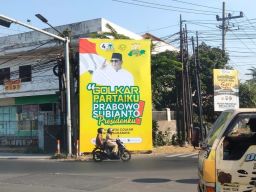 Instruksi Pusat, Golkar Surabaya Pasang Baliho "Prabowo Subianto Presidenku"