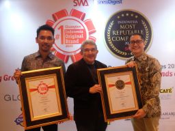 FIFASTRA dan SPEKTRA Raih Penghargaan Bergengsi