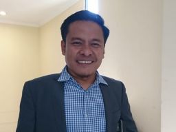 Menjabat Ketua Komisi A, Arif Fathoni Full Senyum