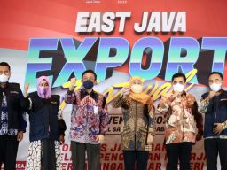 Permudah Perijinan Ekspor, Pemprov Jatim Raih Penghargaan IPSKA Terbaik Dari Kementrian Perdagangan