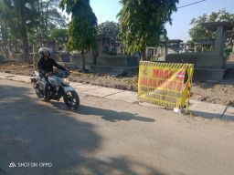 Proyek Drainase di Makam Kembang Kuning, CakYo: Setelah Kelar Sisa Material Harus Bersih dan Jalan Tidak Berkubang