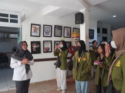 KPU Jatim Berikan Edukasi Pemilu pada Pemilih Muda Dari BEM FISIP UPN Veteran Jawa Timur