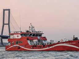 Kapal RS Terapung Laksamana Malahayati, Gelar Pengobatan Gratis di Surabaya