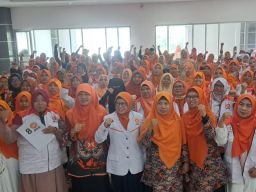 Gelar Maulud Nabi, PKS Surabaya Kukuhkan Relawan Perempuan